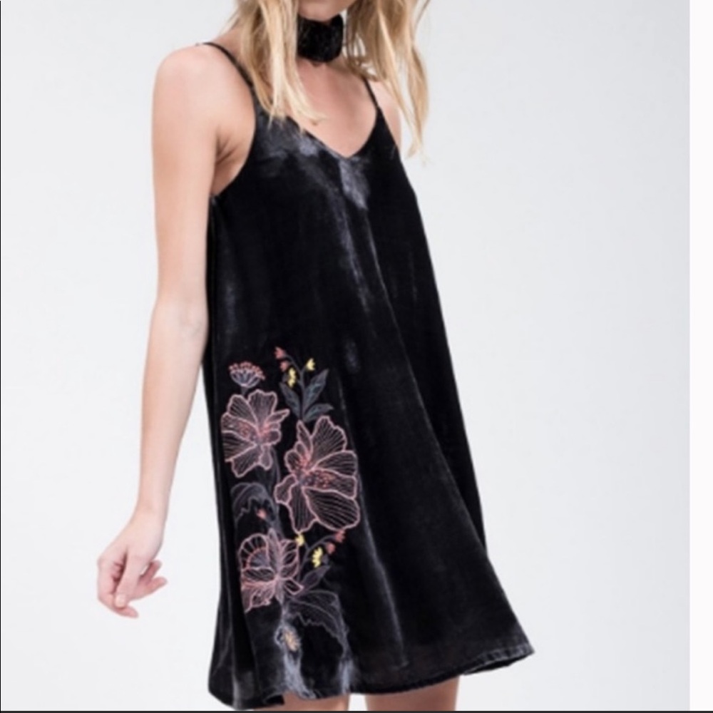 J.O.A. Los Angeles Velvet Embroidered Sz M